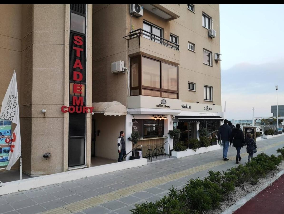 Bettys 1Br Seafront Apt Larnaca Exterior photo