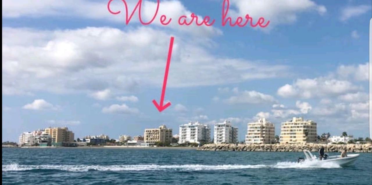 Bettys 1Br Seafront Apt Larnaca Exterior photo
